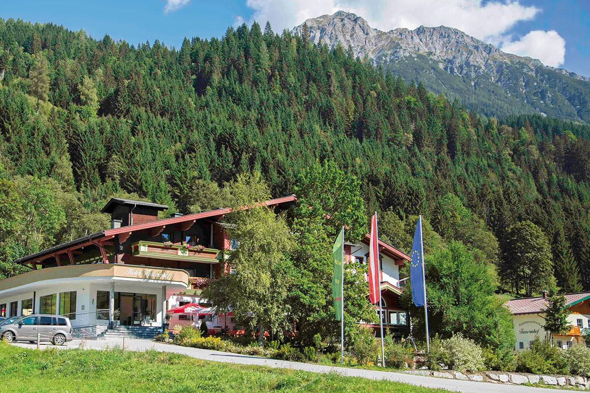 Sport- und Wellnesshotel Tauernhof ****